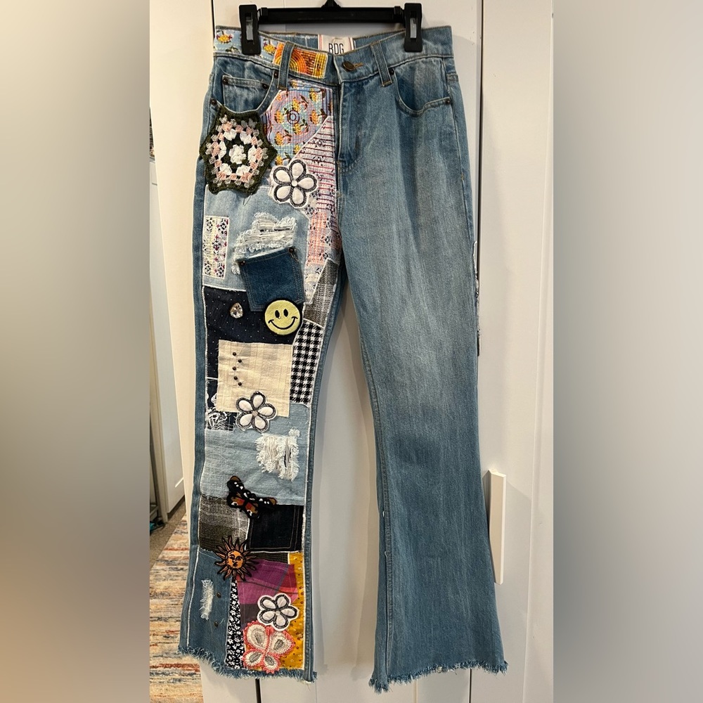 Gently Used BDG Urban Outfitters Women’s Bootleg Jeans with Patches Size 26